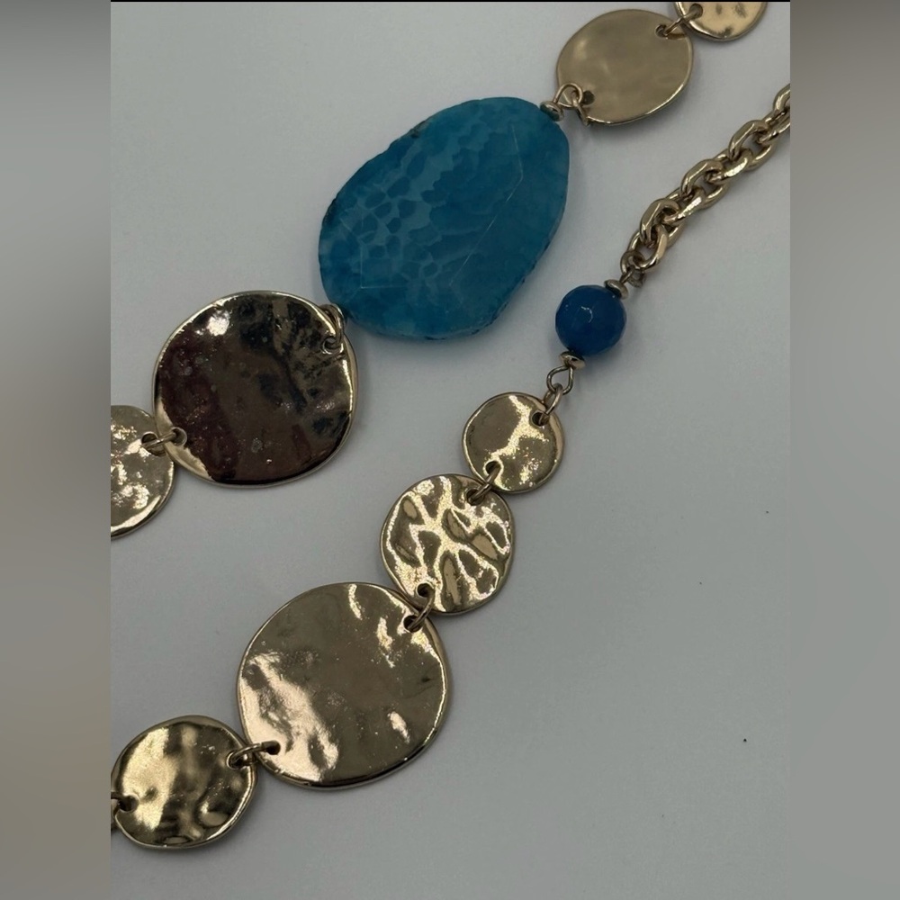 NWT Gold Tone Necklace 40" Turquoise Stone Hammered Discs Boho Chic Adjustable - Picture 2 of 8